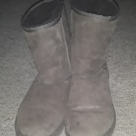 UGG Shoes - UGGS chocolate brown